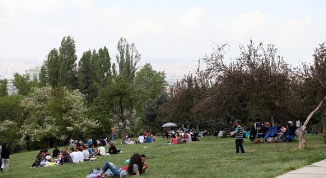 Parklara kamera ve acil yardım butonu