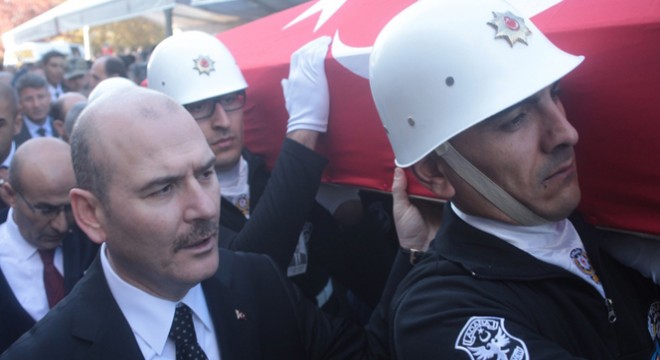 Şehitlerin cenazesini Bakan Soylu taşıdı