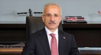 Uraloğlu, Türkiye'nin Ulaşım Yatırımları ve İhracat Performansını Değerlendirdi